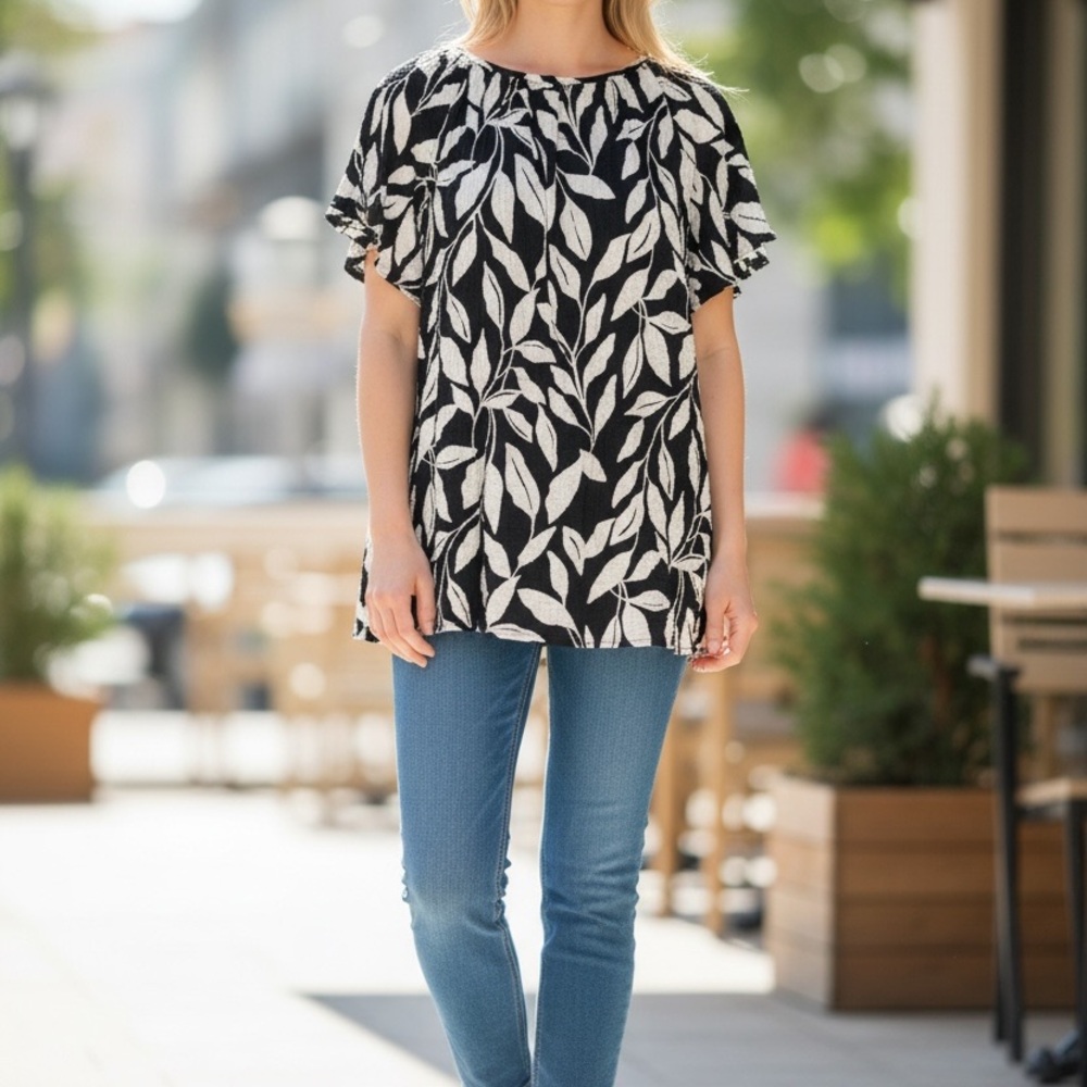 Ava & Viv Women’s Black and Cream Leaf Print Short Sleeve Blouse Plus Sz 20